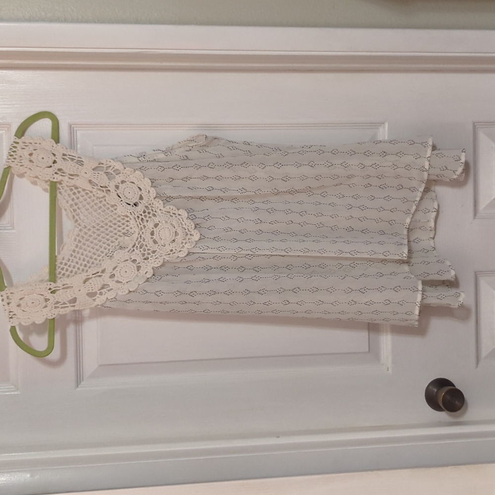 Flowy sheer tank with crochet